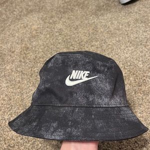nike bucket hat